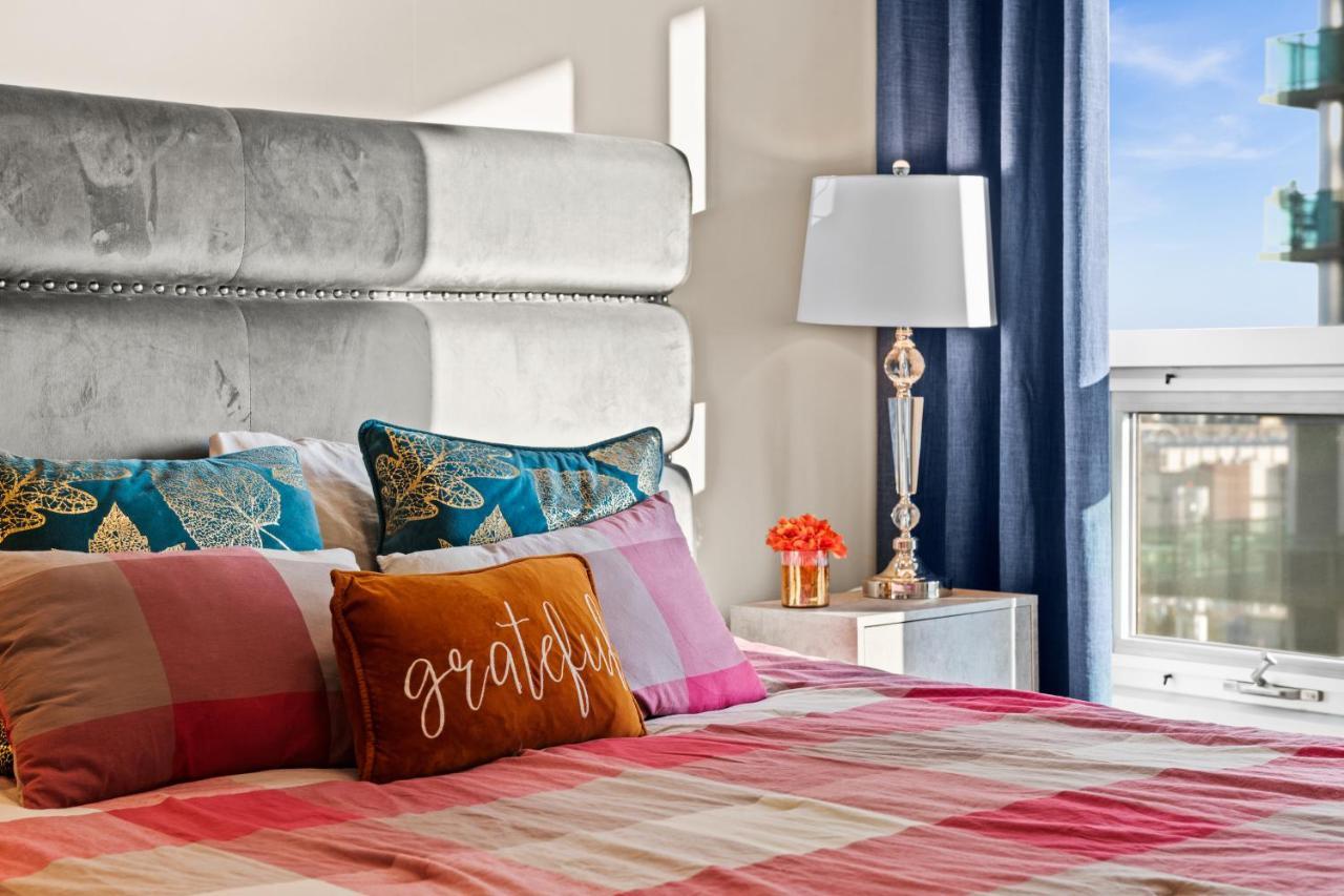 Stylish Downtown Condos By Globalstay YYC Exteriör bild