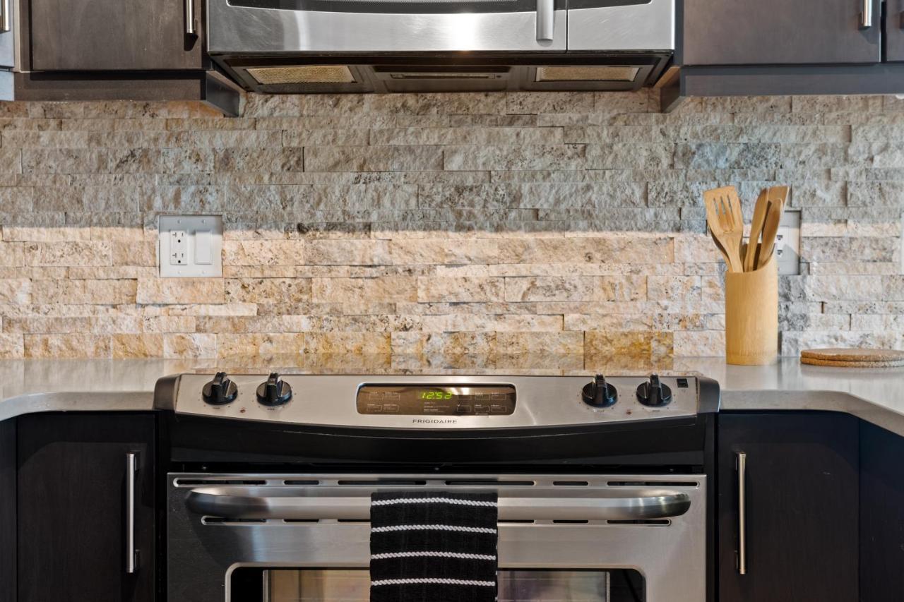 Stylish Downtown Condos By Globalstay YYC Exteriör bild