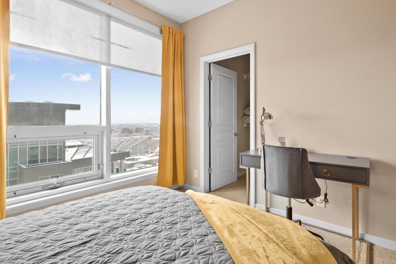 Stylish Downtown Condos By Globalstay YYC Exteriör bild